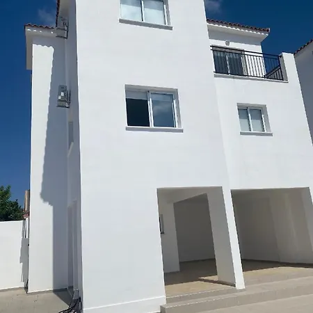Contemporary 3 Bedroom Villa With A Private Pool Outside Paphos